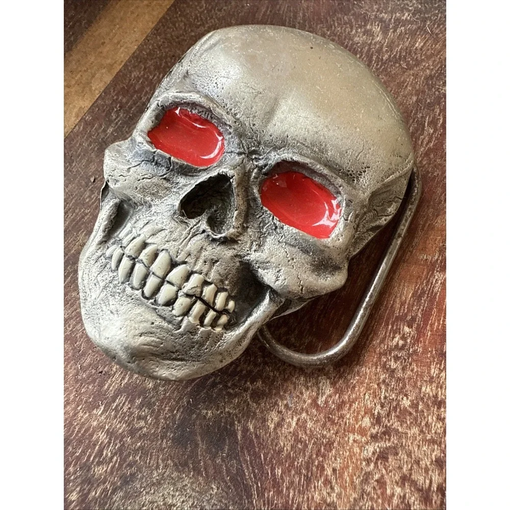 Vintage 1993 Siskiyou Belt Buckle Company SKULL RED EYES Outlaw Motorcycle - EUC